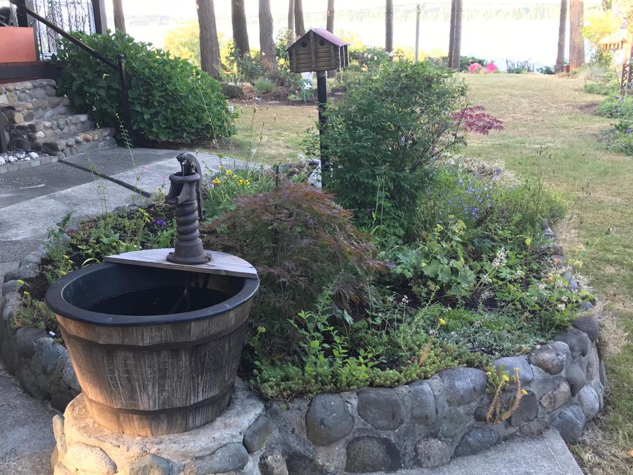Union Bay Log Home Exterior photo